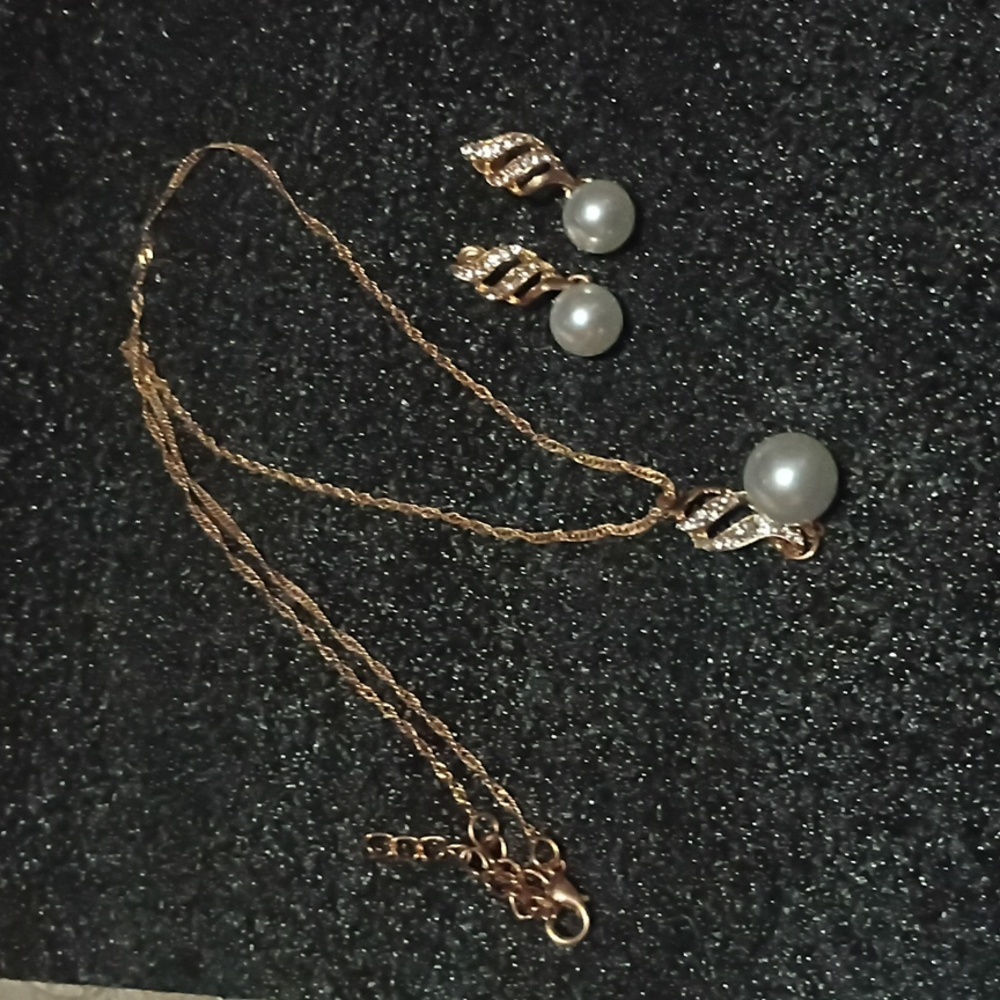 Pearl Earrings and necklace